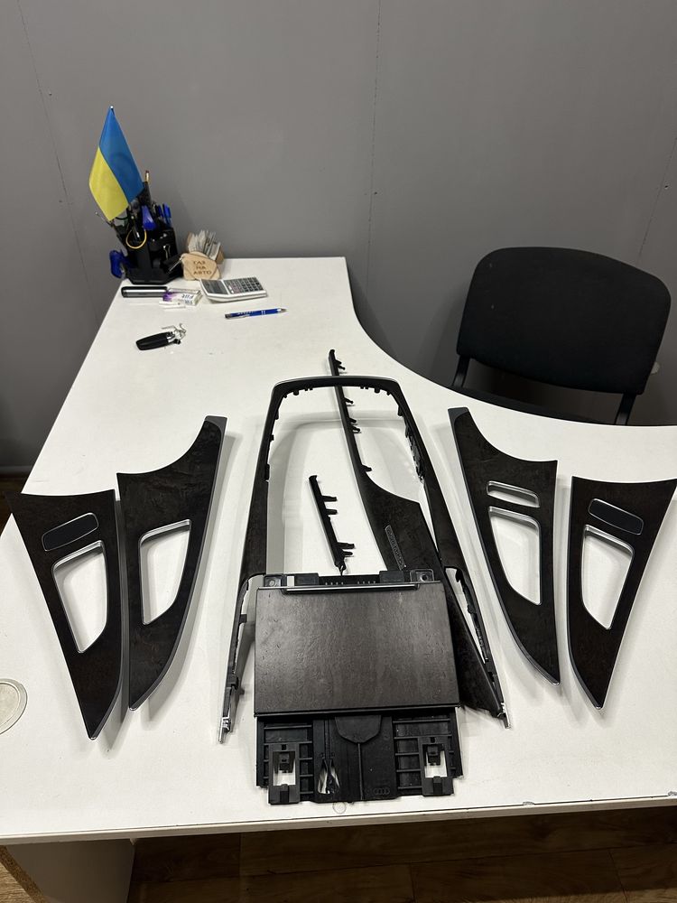 Темне дерево Audi A6 C7 Черное дерево Ауди А6С7 Пластик дерево Ауді А6