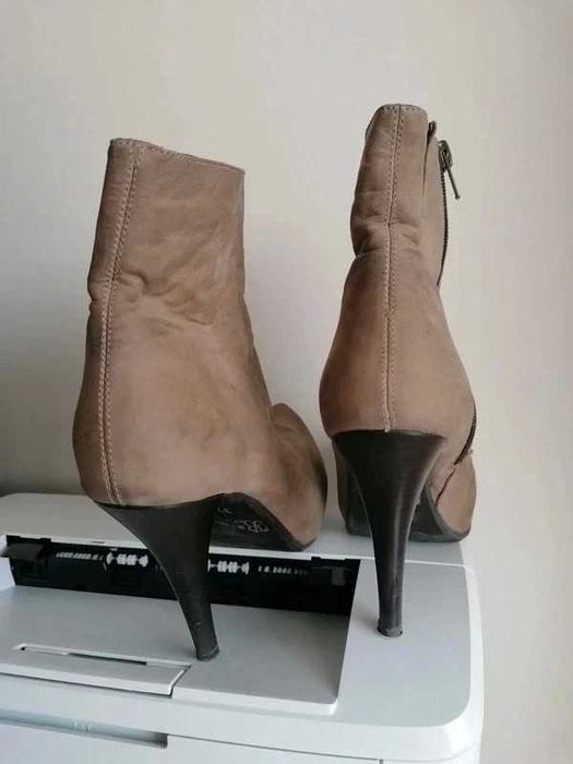 Szaro-brązowe botki, kozaczki na zameczek rozm. 37