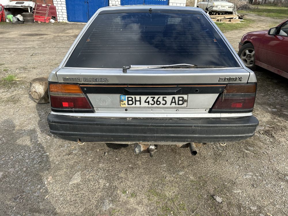 Nisan bluebird 1988 2.0 дизель цілою або по запчастинах