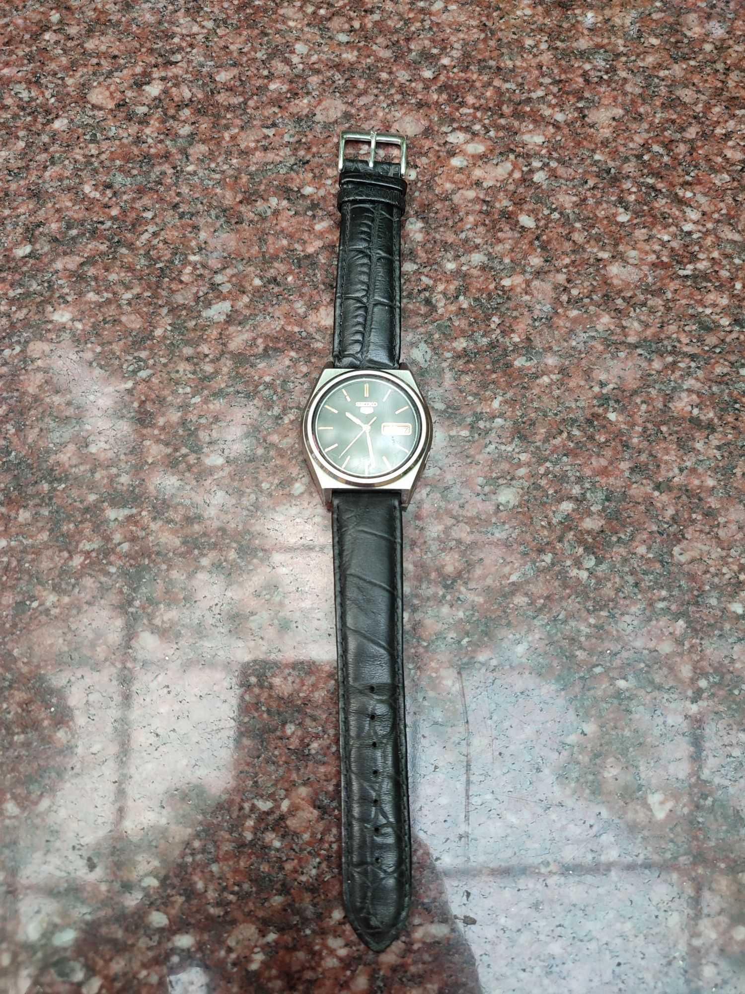 Продам годинник Seiko 5