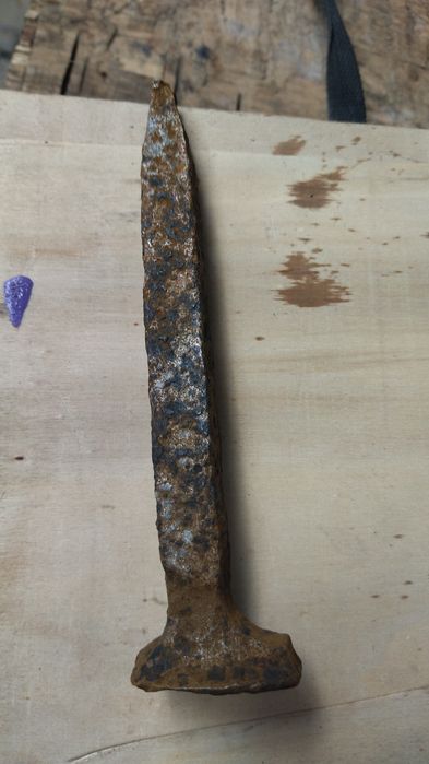 Антикваріат, Кований старий металевий виріб. Вінтажна річ.