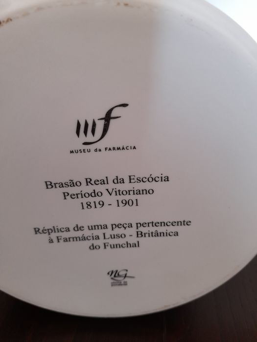Pote em porcelana