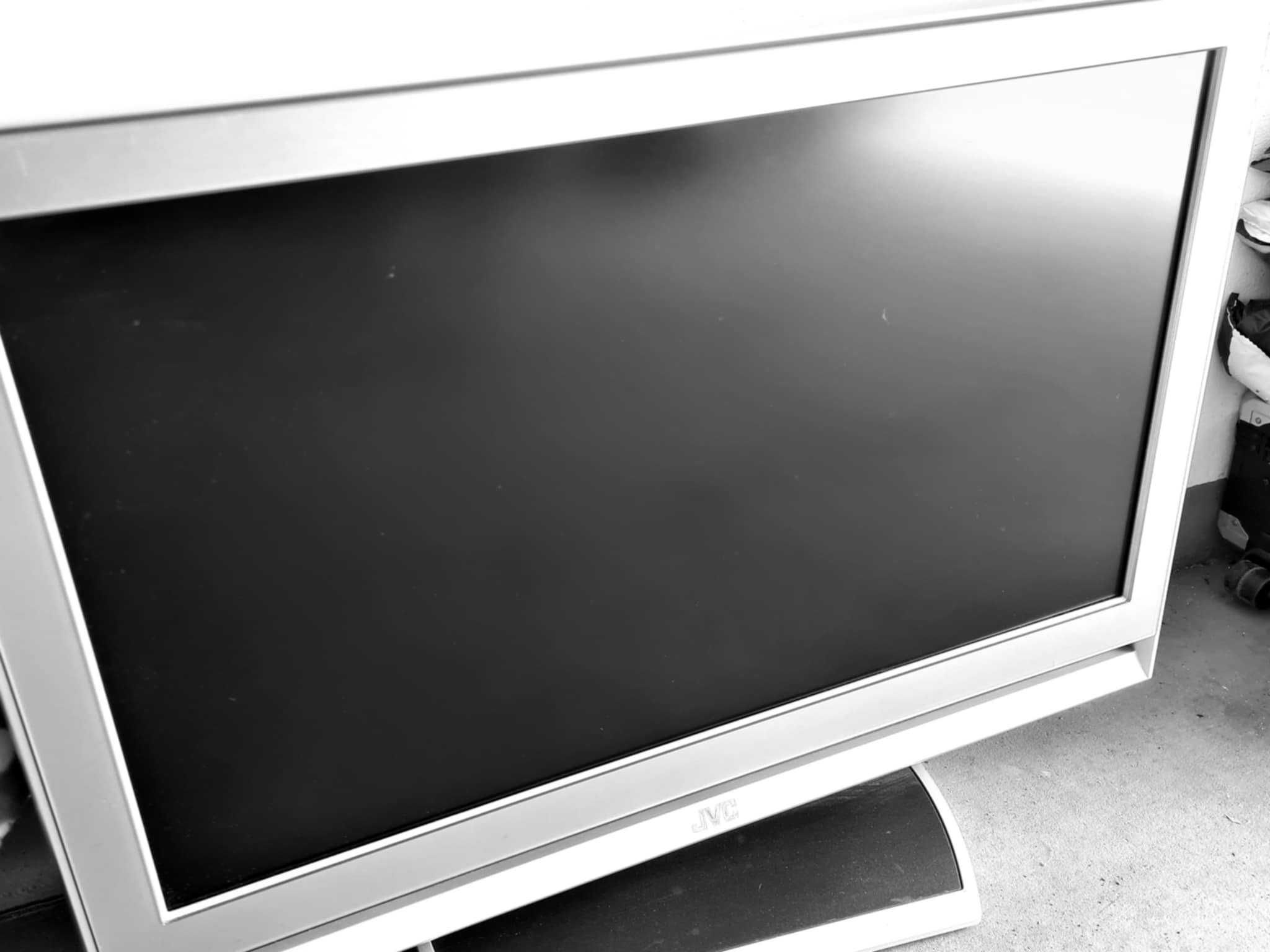 Sprzedam telewizor - sprawny - 2 szt. x 32"- Sharp i JVC