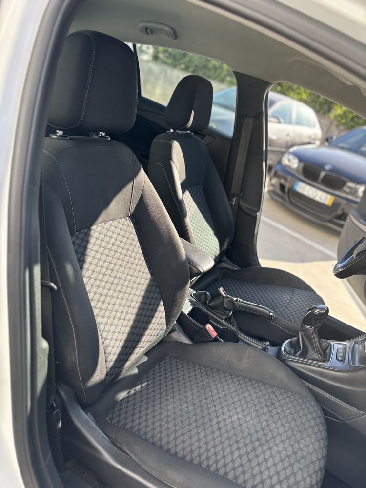 OPEL ASTRA bem estimado