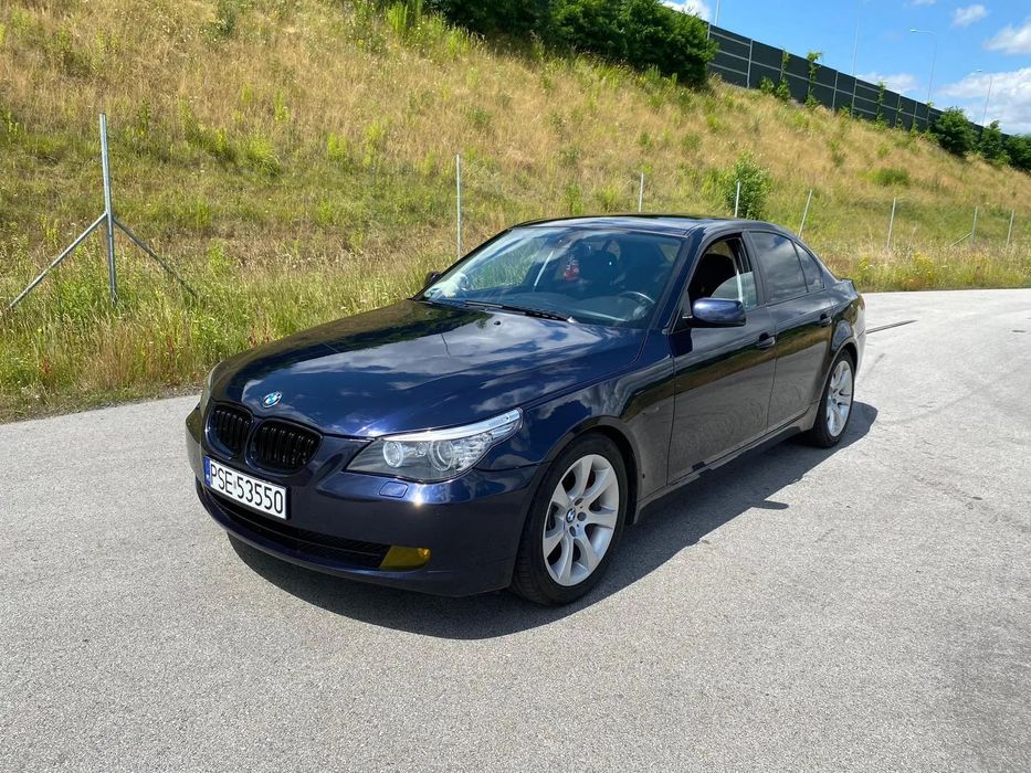 BMW Seria 5 BMW E60 550i Rynek Niemecki , Hak, Granatowy środek, wydech