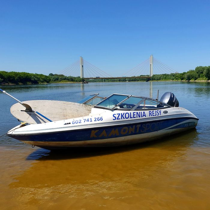 Rejs po Wiśle w Warszawie szybką motorowka, czarter, wynajem łodzi