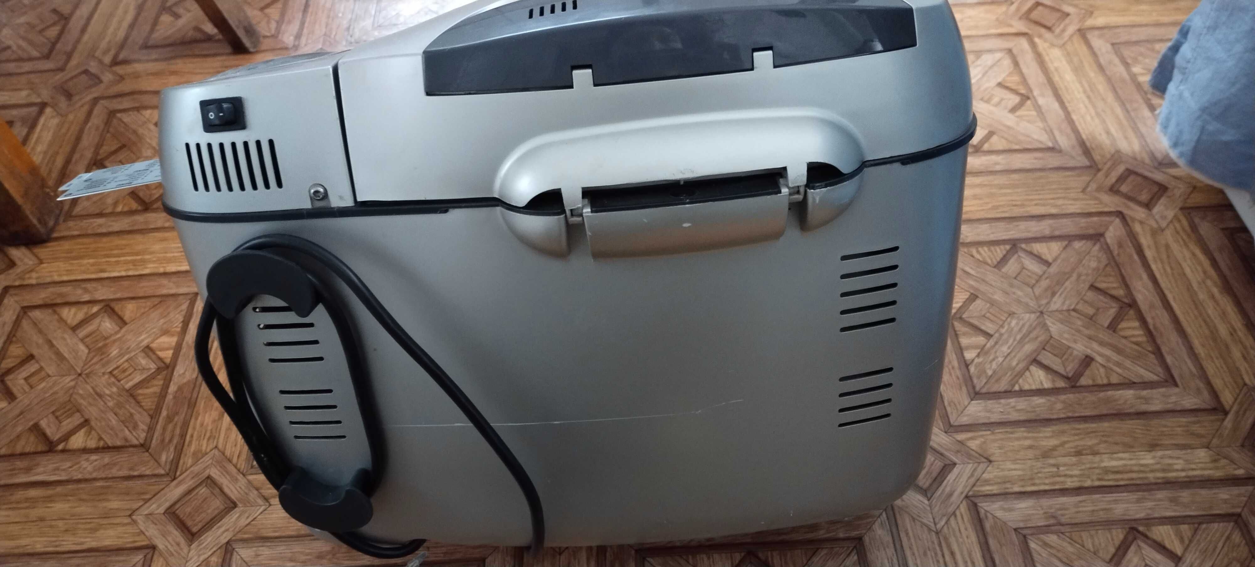 Хлебопечка на запчасти bifinett KH 1170,Delonghi