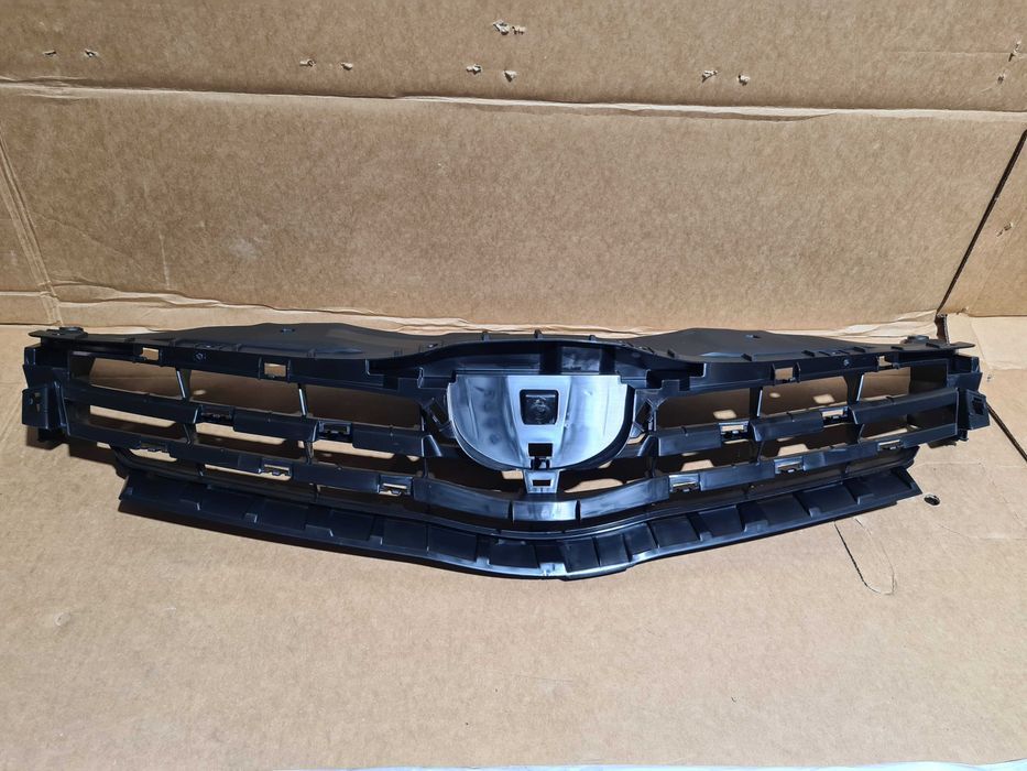 Grill atrapa przód przednia TOYOTA AURIS I LIFT 10-13 NOWA