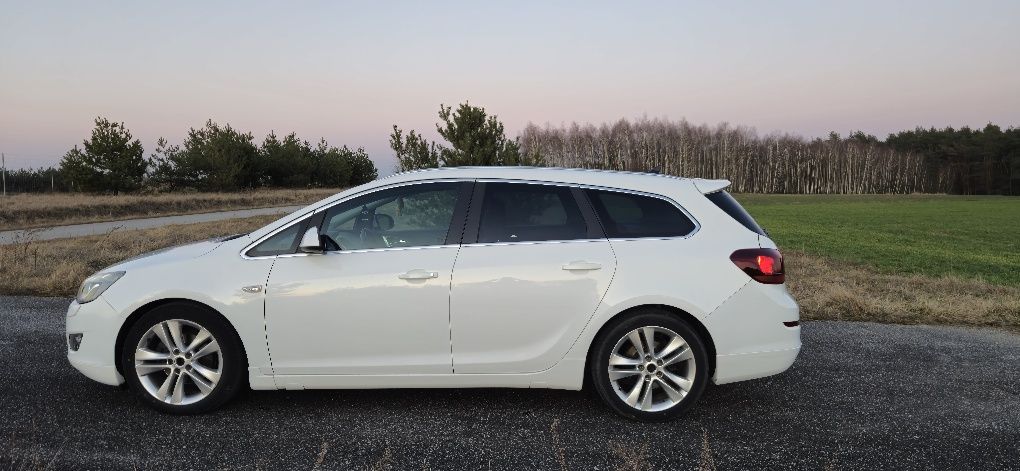 Astra j cosmo 2011. Drugi własciciel!!