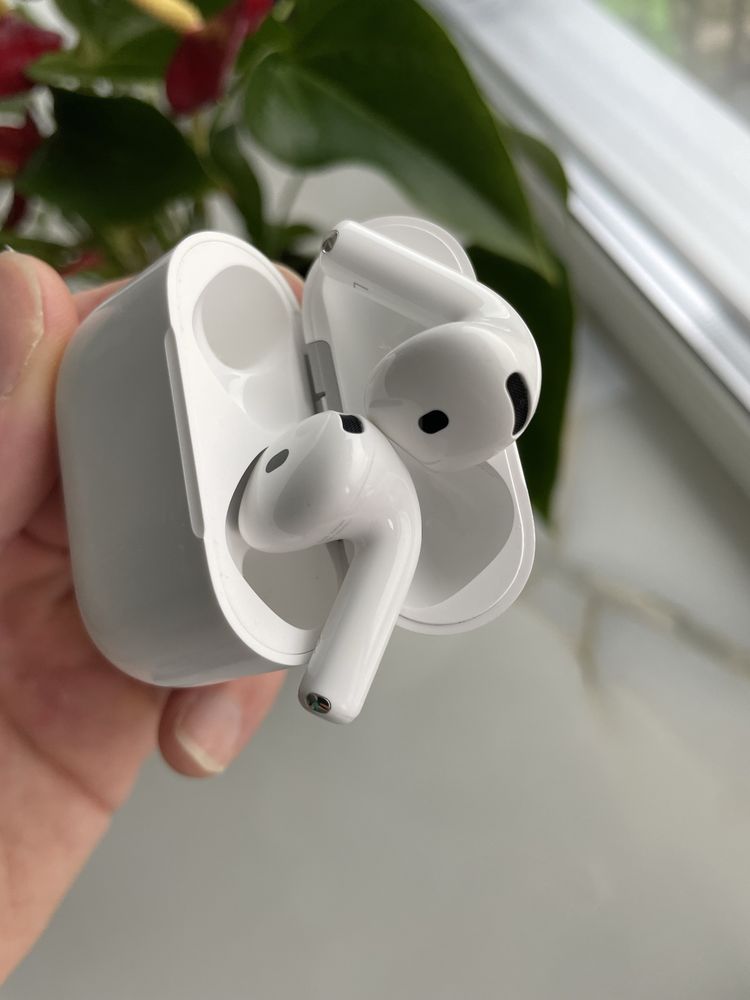 Apple AirPods 4 with Active Noise Cancellation (MXP93)