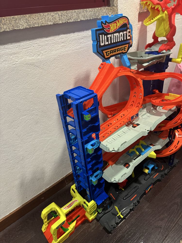 Pista Ultimate Garage HotWheels