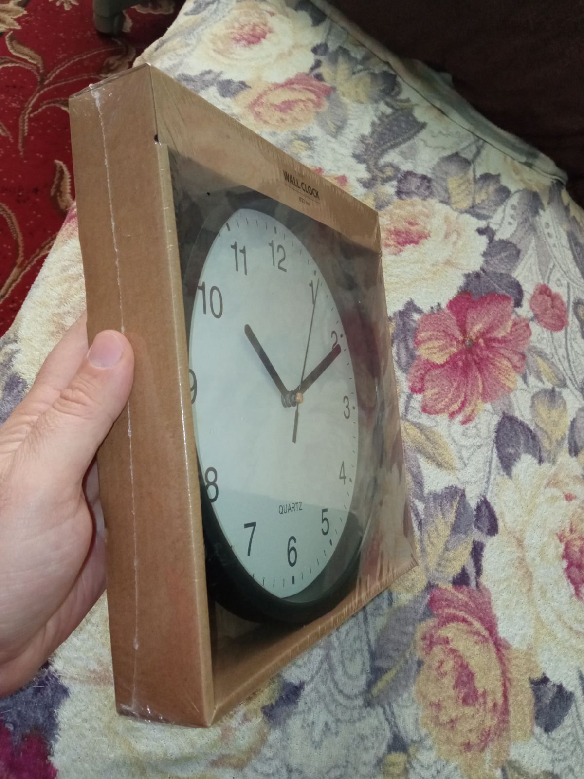 Часы настенные новые запакованые годинник