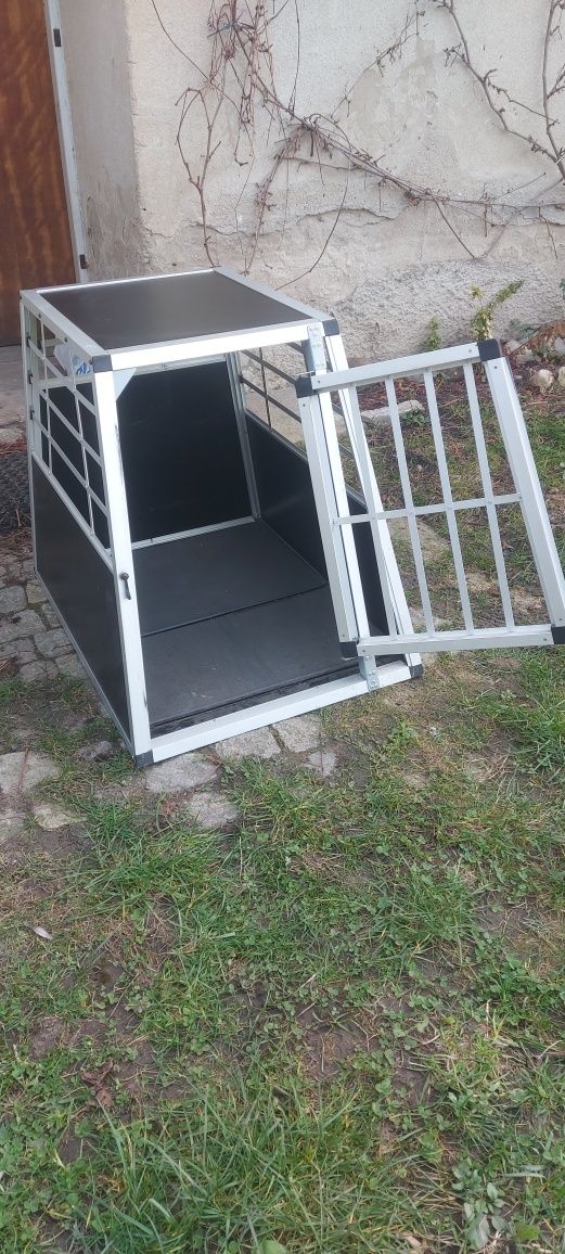 Transporter samochodowy dla psa/kota i innych zwierzy. Aluminiowy.