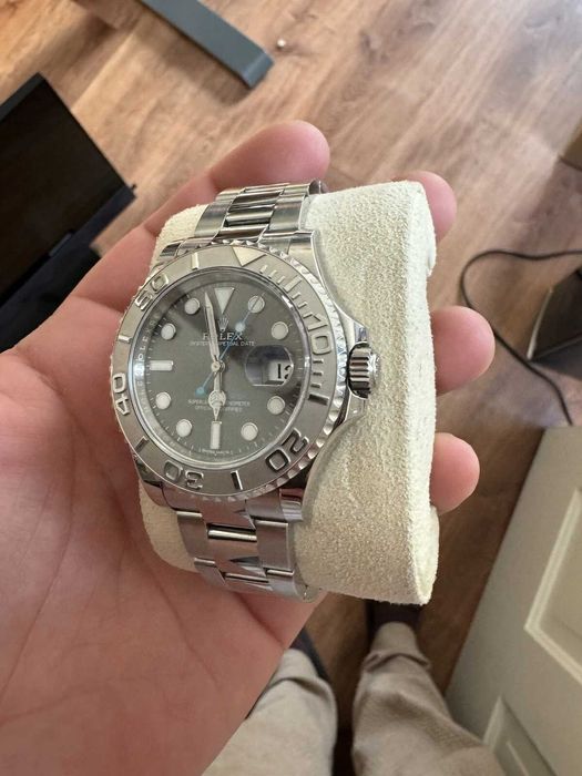 Rolex Yacht-Master 116622, mostrador em ouro ródio, ponteiros azuis