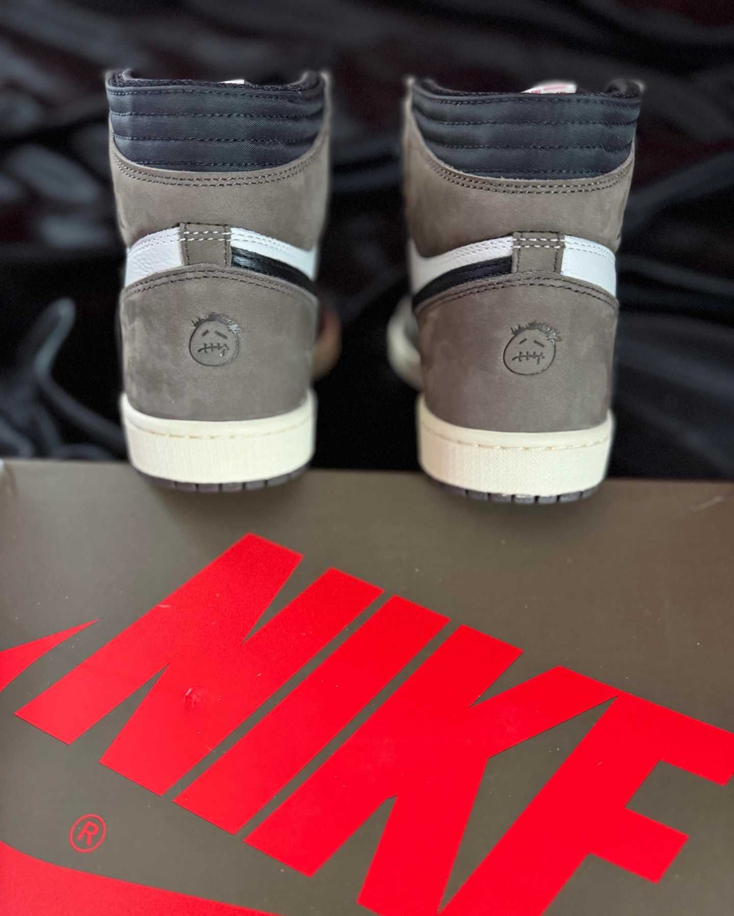 Jordan 1 Retro High OG SP Travis Scott Mocha r.39