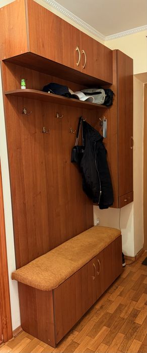 ТЕРМІНОВО Продам прихожу шафу з тумбою для зберігання одягу та взуття