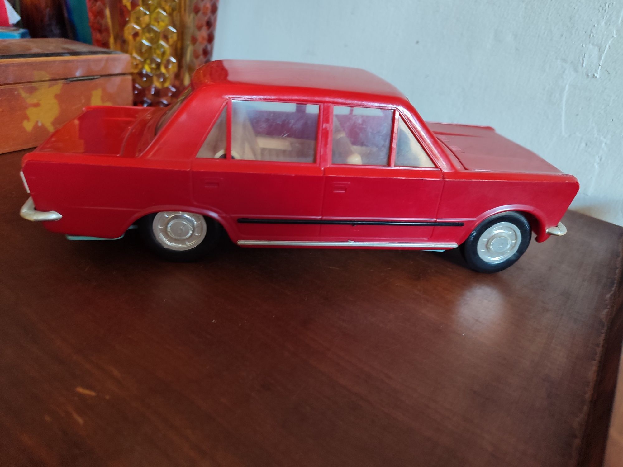 Zabawka duży fiat 125 p Sinol