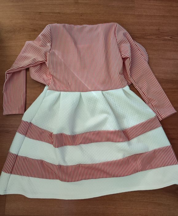 Vestido de menina com laço