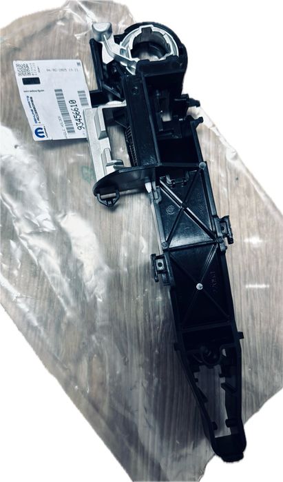 Moduł wspornik wewnętrzny klamki przód lewej Master Movano NV400