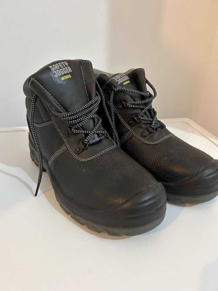 Bota com biqueira de aço 44 Safety Jogger