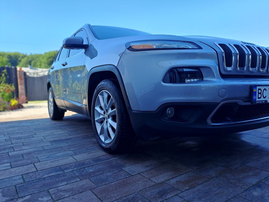 Продам джип черокі