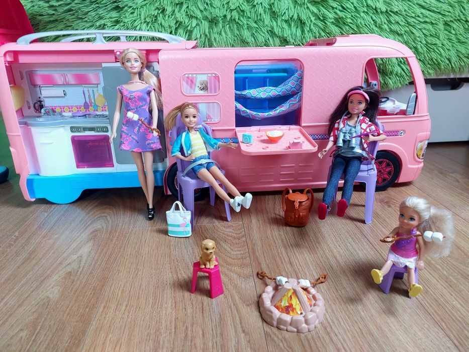 Lalki Barbie, siostry Rogers z akcesoriami