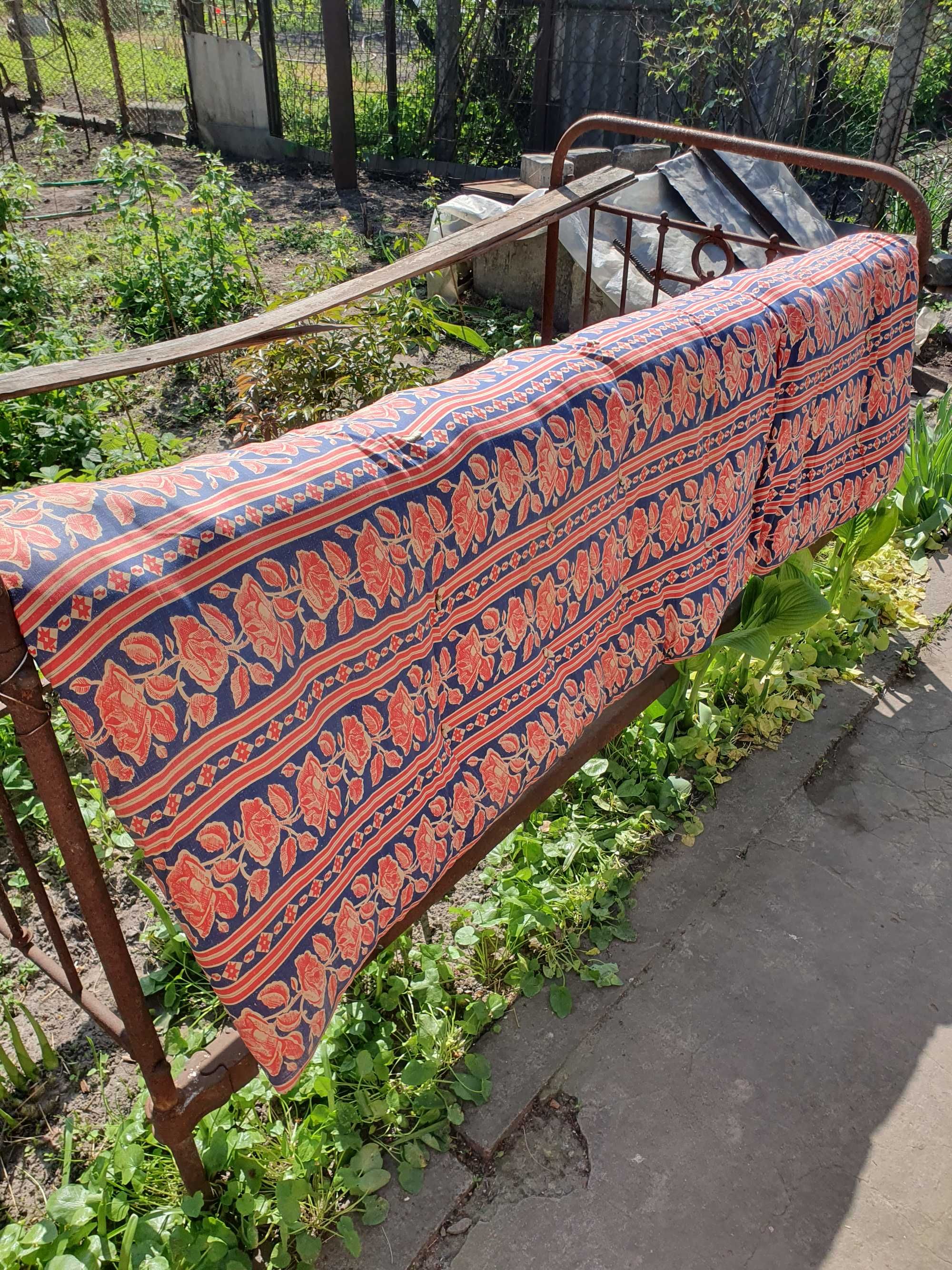 Матрас. В хорошому стані