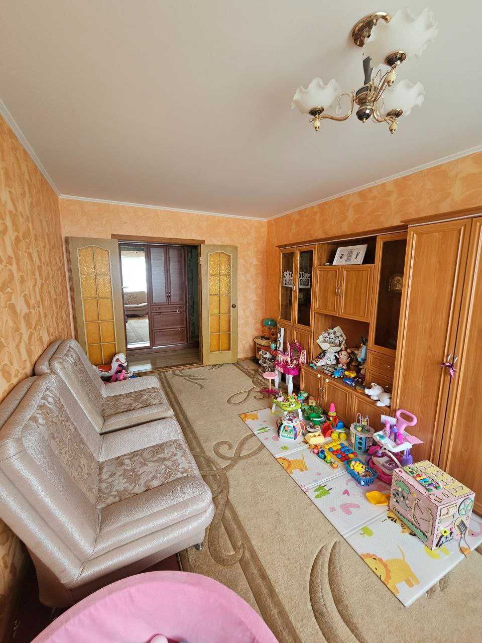 Продам 3 кімнатну квартиру, вул. Нарбутівська м.Черкаси.