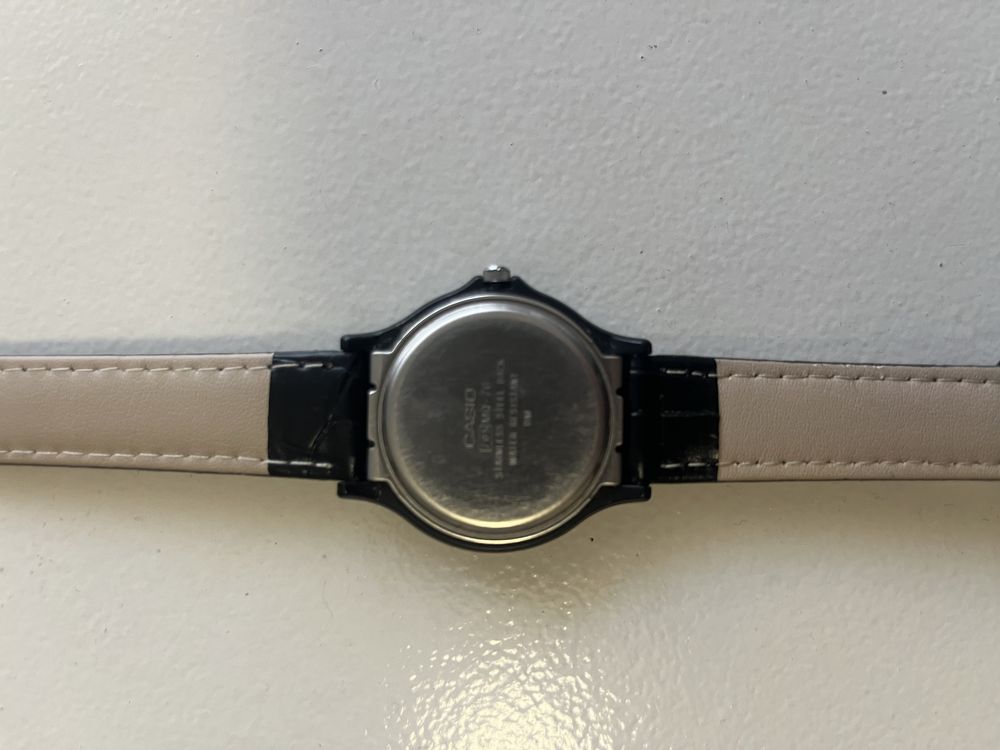 Sliczny zegarek Casio