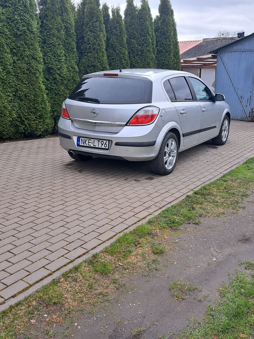 Opel Astra H 1.8