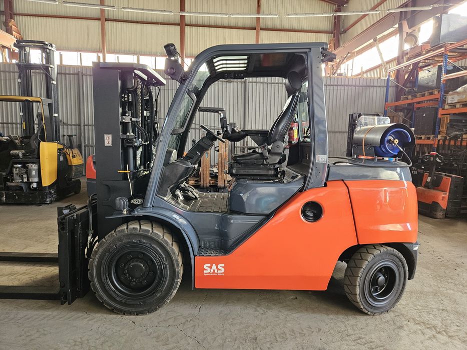 Навантажувач Toyota 5 т газ/бензин. Вилочный погрузчик Toyota 5 т