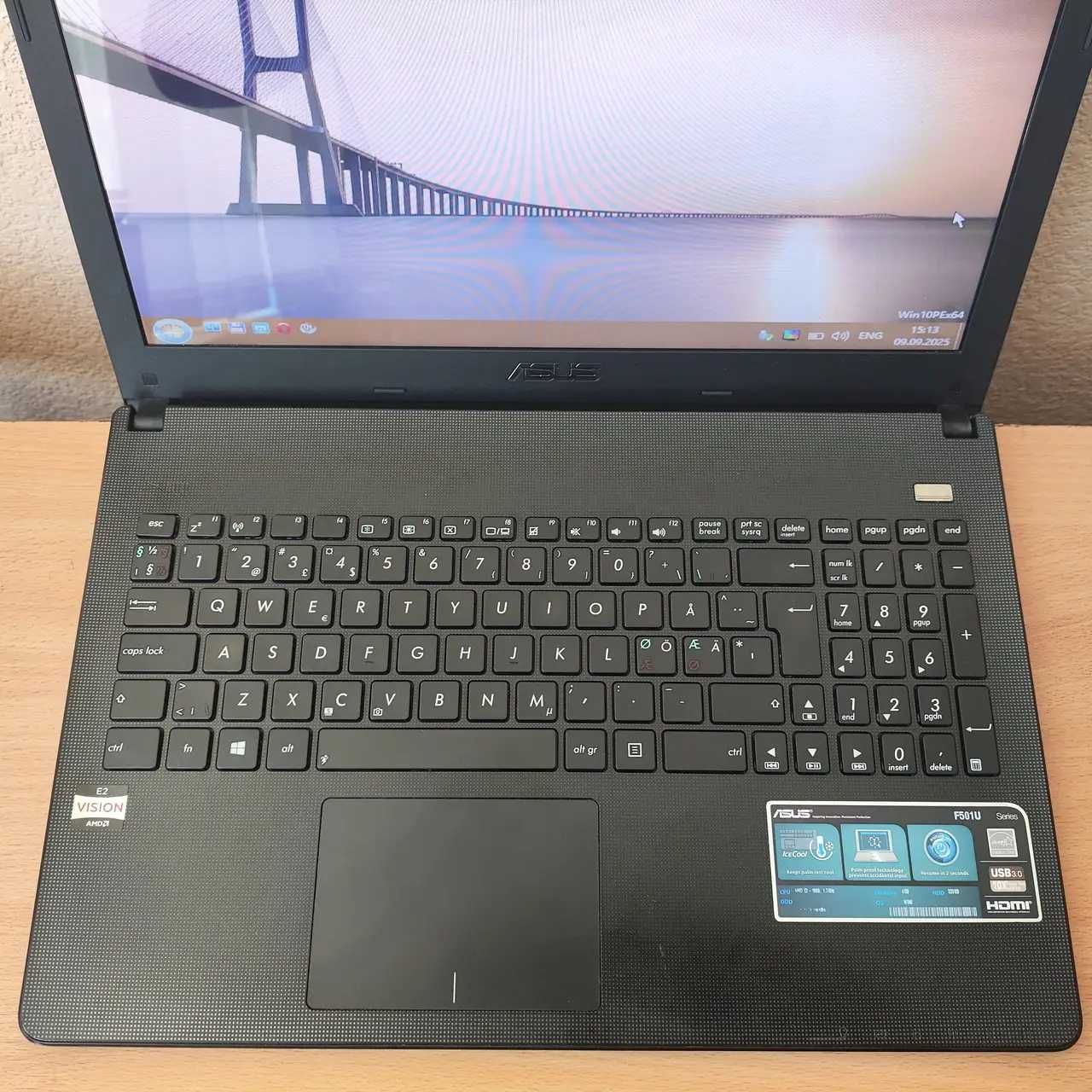 Навчання та робота Asus X501U 15.6”AMD E2-1800/4Gb/256SSD/AMD HD7340