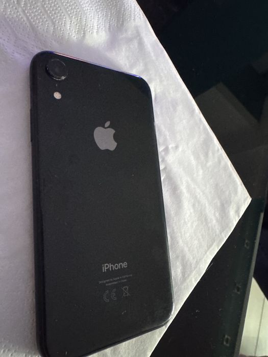 Sprzedam używany IPhone XR