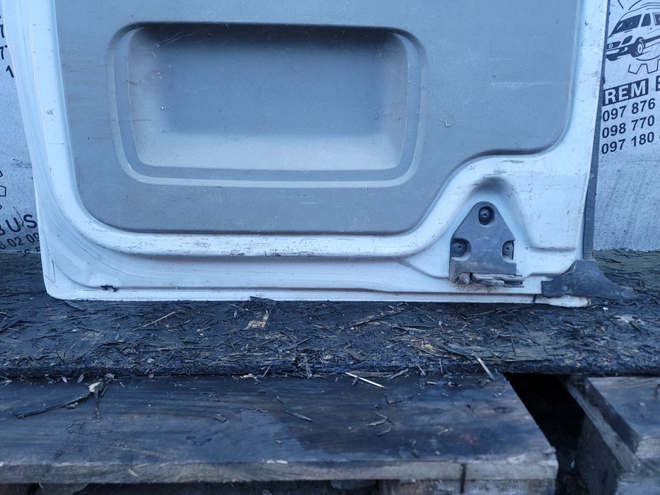 Дверка задня права Renault Traffic Vivaro Primastar 2