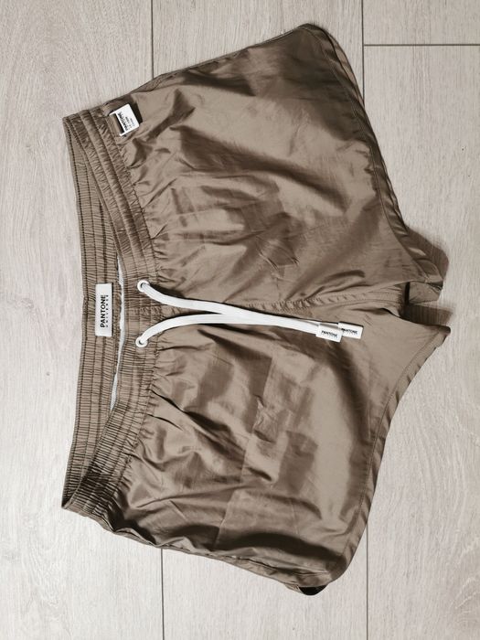 Szorty Pantone Universe – Model 17-1506 Cinder, Rozmiar S