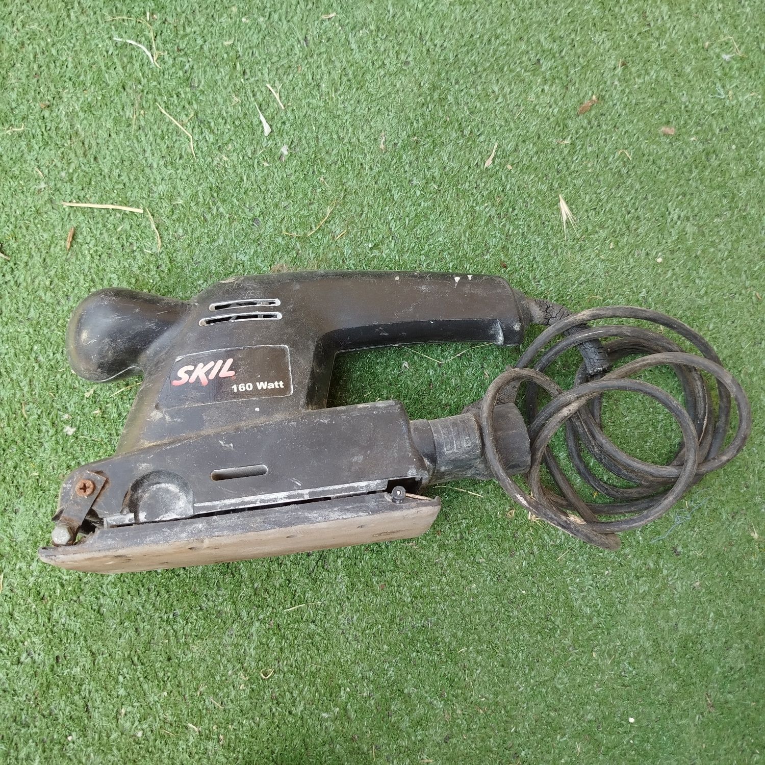Lixadeira elétrica orbital Skil de 160W