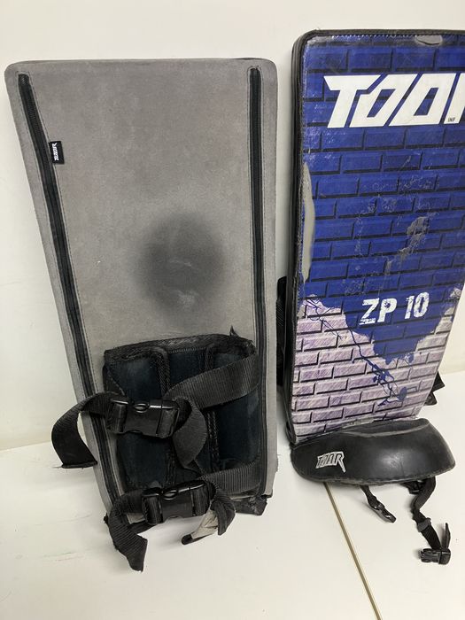 Vendo material GR hoquei patins - caneleiras TOOR