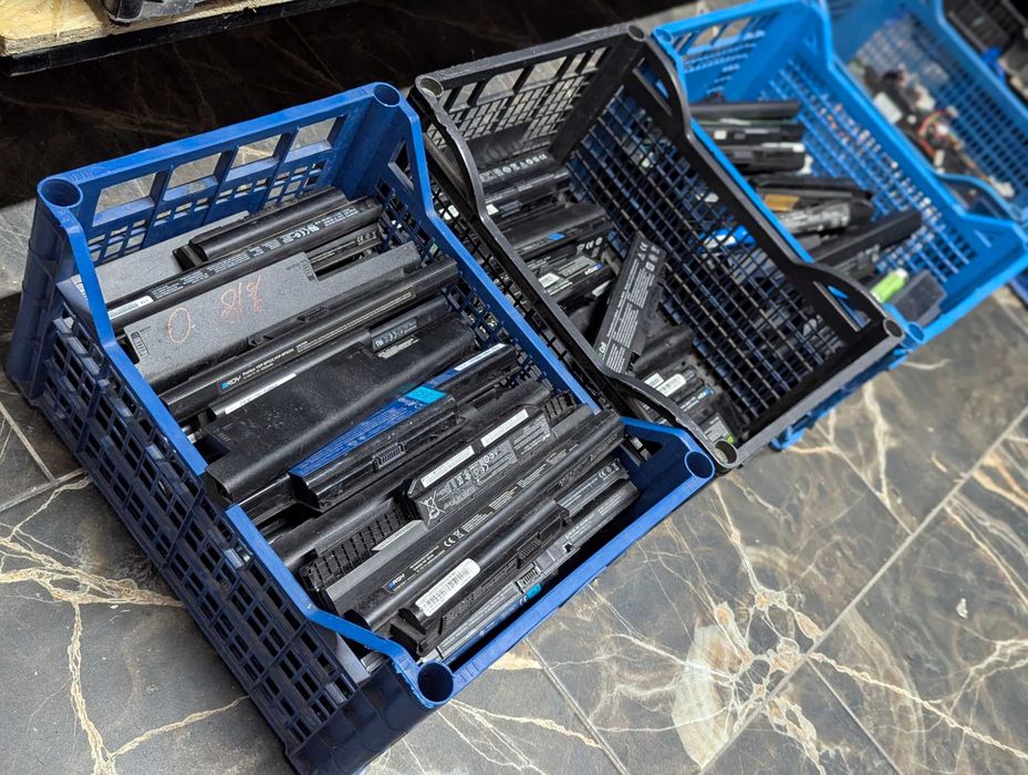 Акумуляторні батареї на розбір на елементи