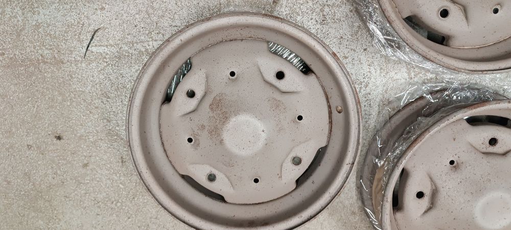 Fiat 126p 4 felgi cytryny w idealnym stanie po piaskowaniu do malowani