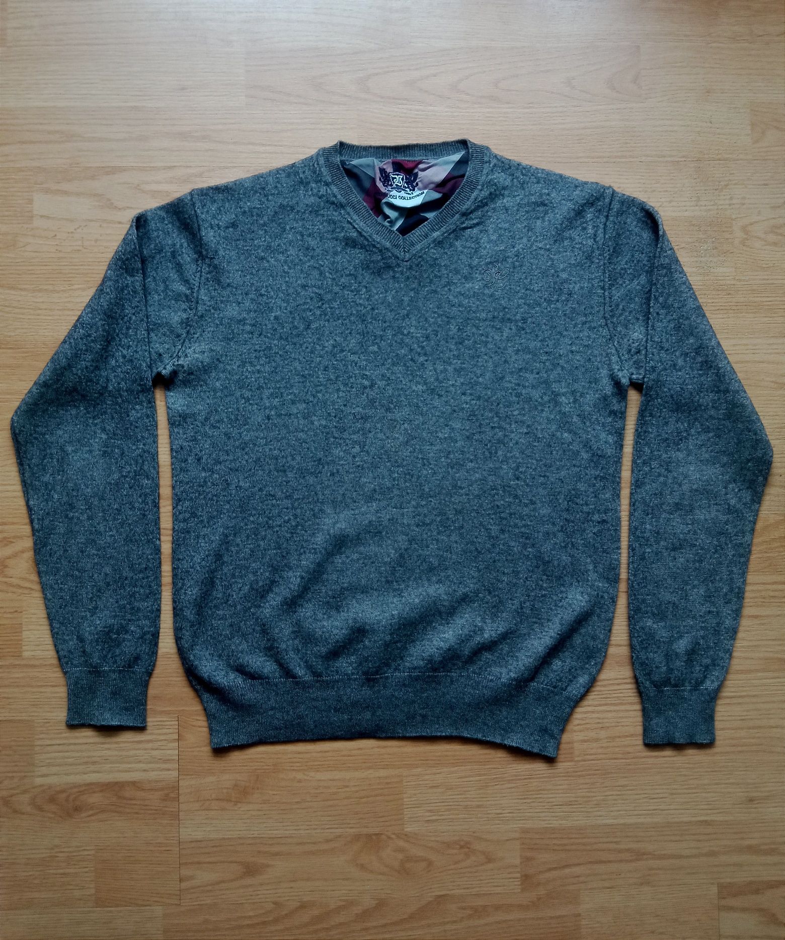 Zestaw: sześć cienkich swetrów (różne rozmiary)