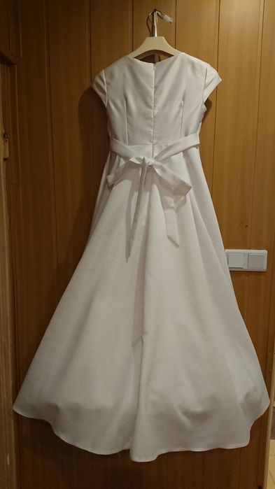 Sukienka komunijna r. 140/146 parafia Św. Michała w Siemianowicach Śl.