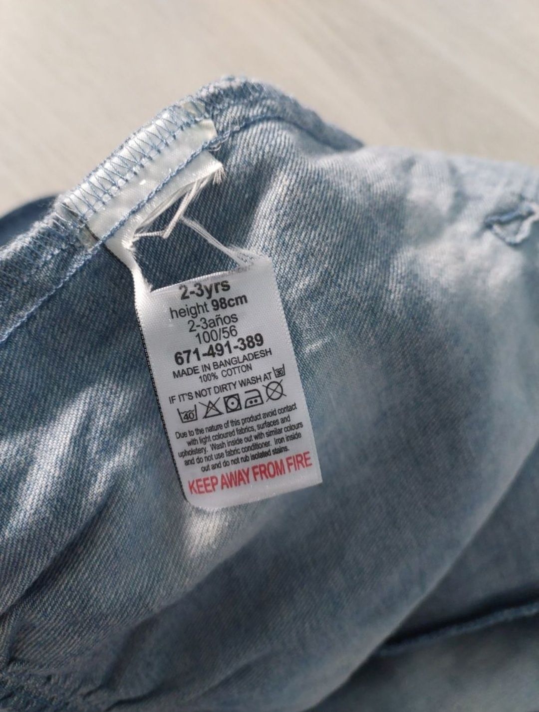 98 komplet jeansowy jeans spodnie kombinezon
dziewczynka gwiazdki