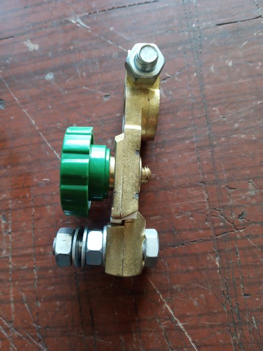 Вимикач маси механічний.