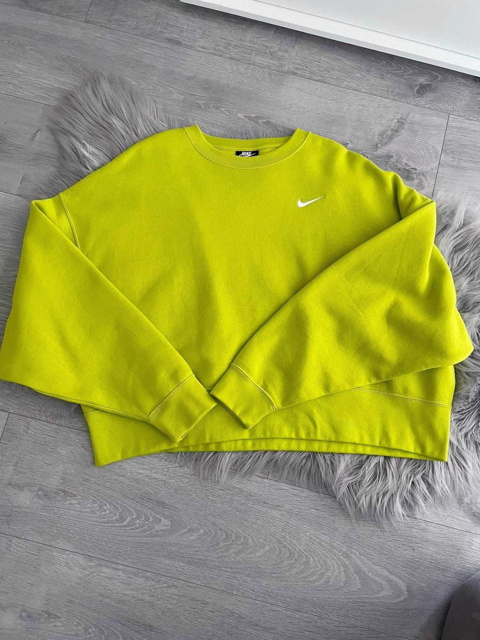 Camisola Nike Mini Swoosh Oversized Sweatshirt (NOVO)