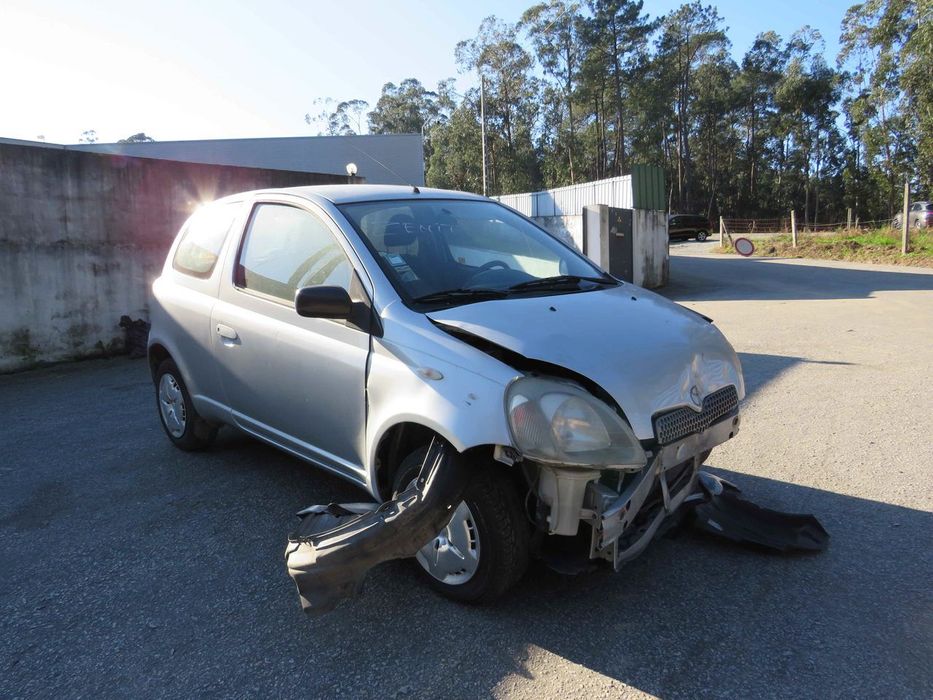 Toyota Yaris 1.0 (68cv) de 2001 - Peças Usadas (8125)