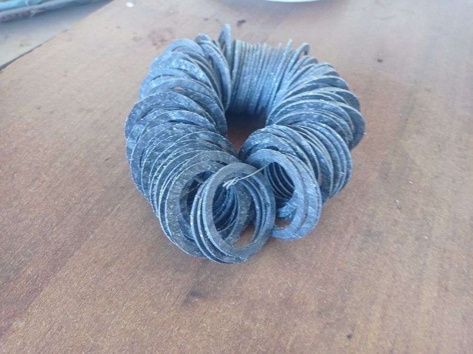 Прокладки для чугунных батарей резина, паранит