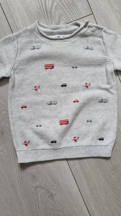 Sweterek jak nowy 74