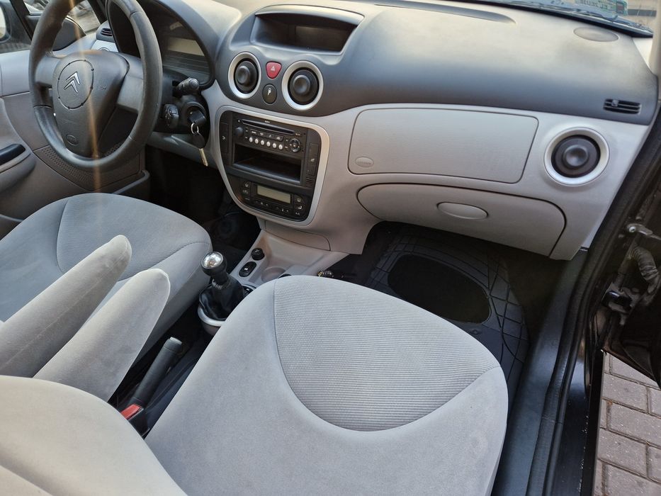 C3 1.4 Benzyna klimatyzacja  Piekny stan czujniki cofania.