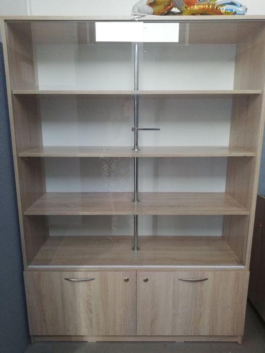 Продам шафу-вітрину 1.7*1.2*0.4м
