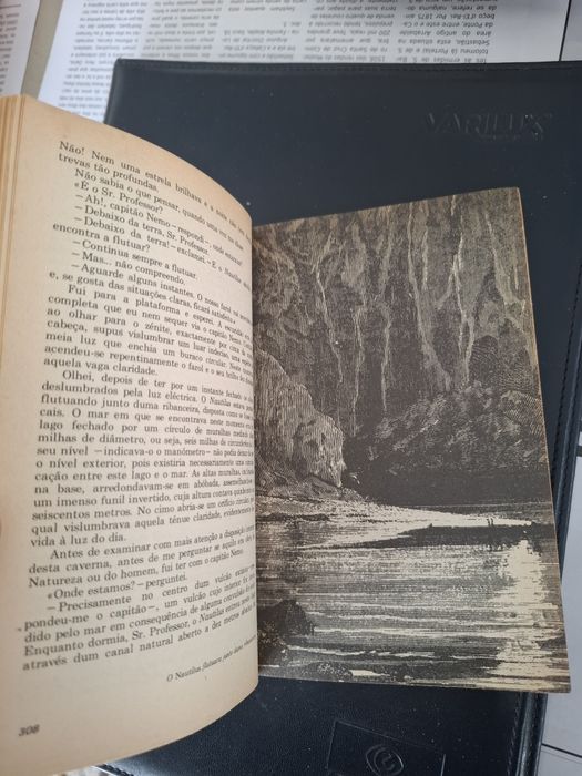 Livro 10 Mil Léguas Submarinas